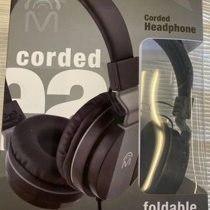 Corded headphones foldable